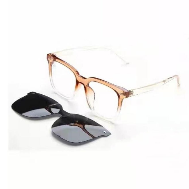 men fingere eyeglasses